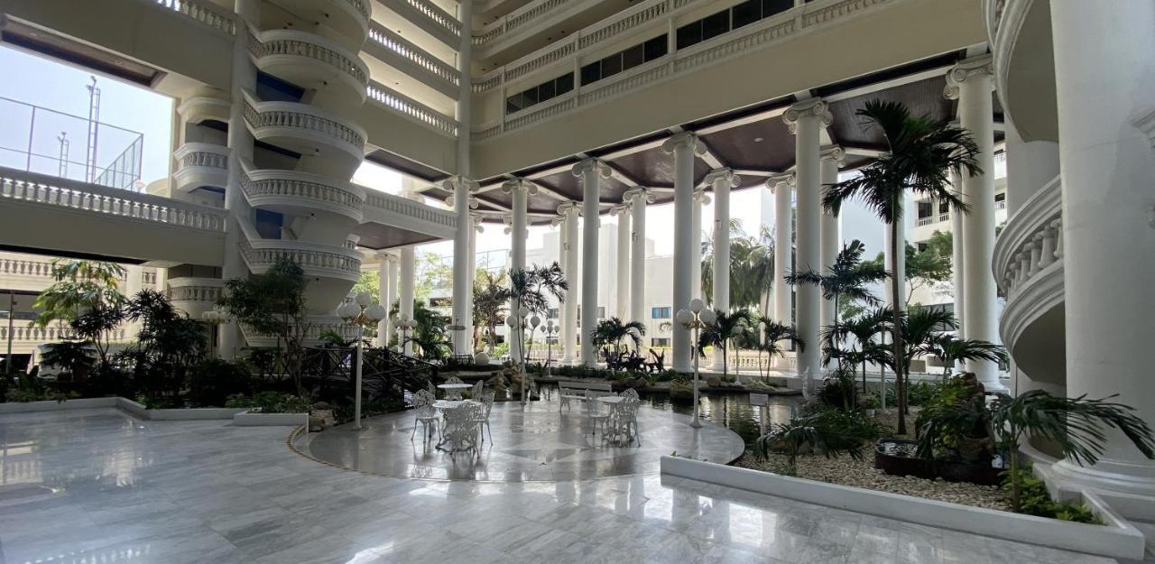 Sky Beach Beachfront Паттая Екстер'єр фото