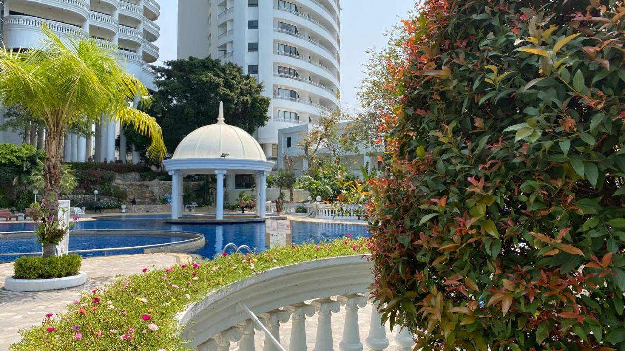Sky Beach Beachfront Паттая Екстер'єр фото